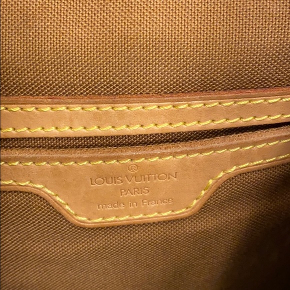 ⭐️SOLD⭐️Louis Vuitton Montsouris GM - Picture 7 of 16